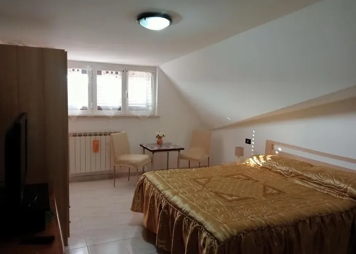 Romantic Attic * Fonte Nuova